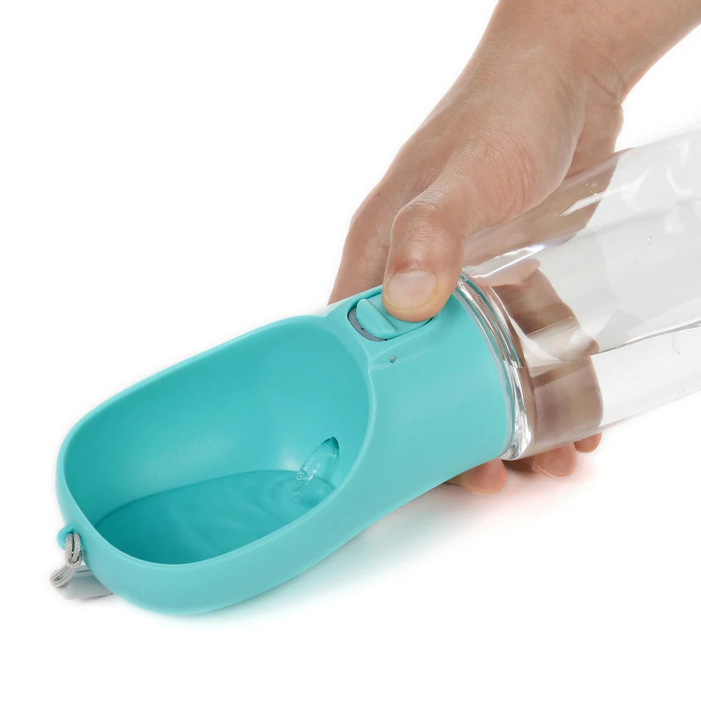 AquaPaws™ - Botella de Paseo Portátil y Antigoteo para Mascotas